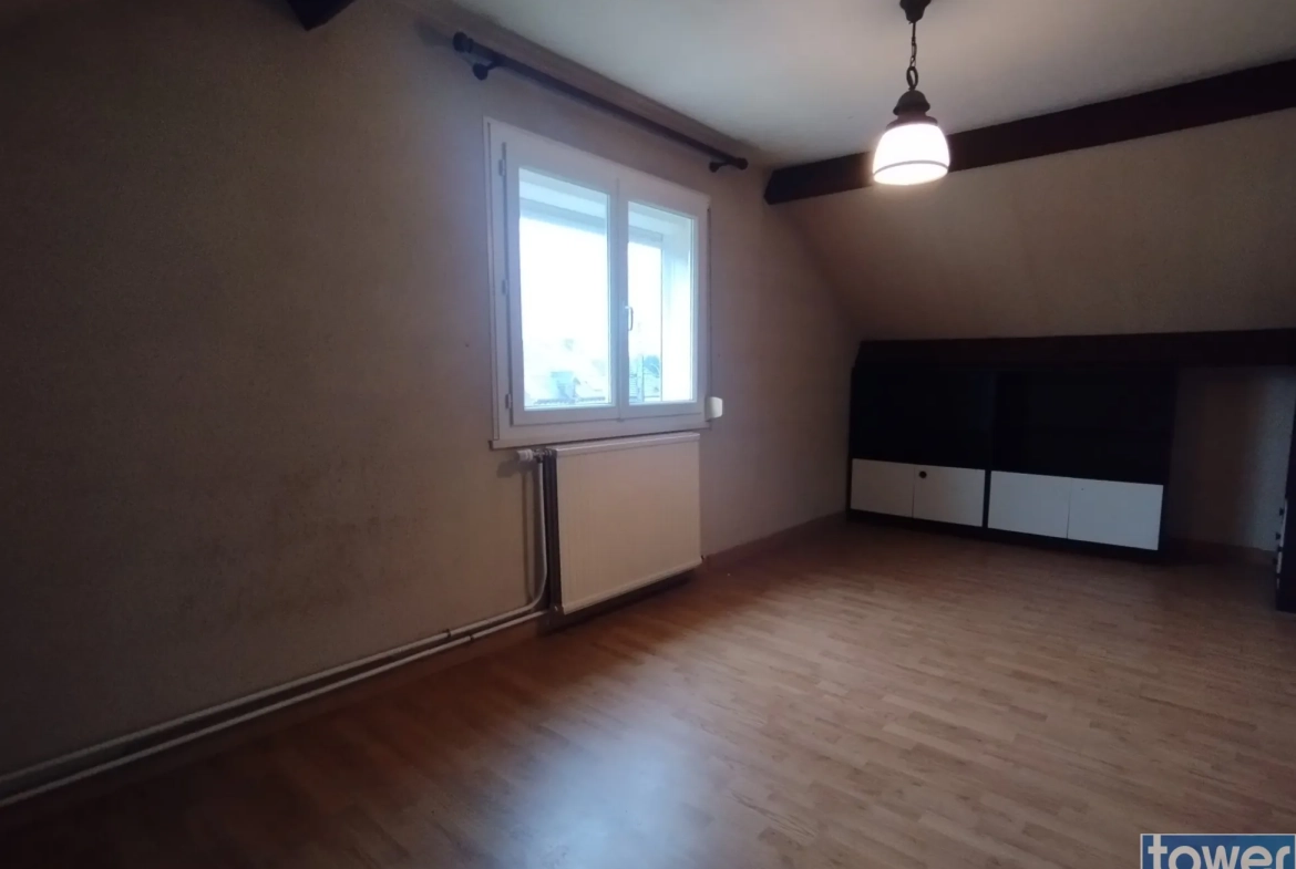 Charmante maison à Noyon (60400) avec grand terrain et potentiel d’évolutions 