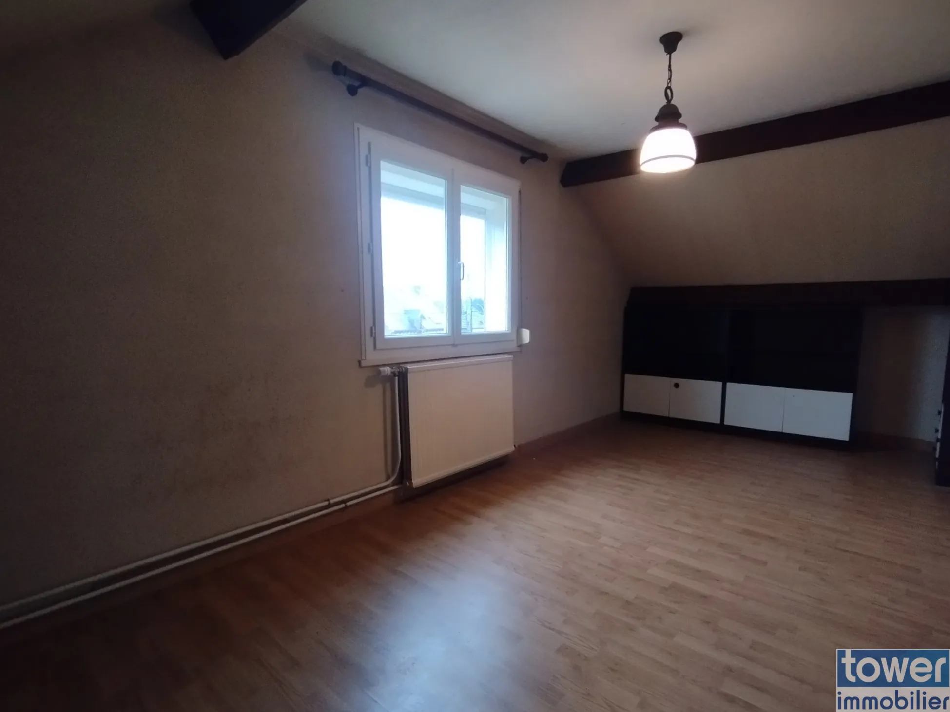 Charmante maison à Noyon (60400) avec grand terrain et potentiel d’évolutions 