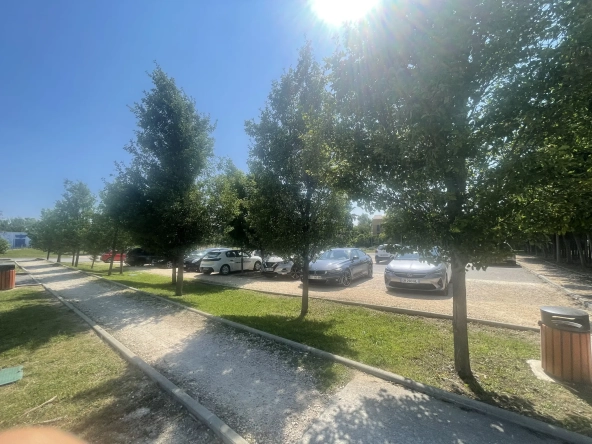 Appartement T1 avec terrasse et piscine à Aix-en-Provence - Investissement rentable 