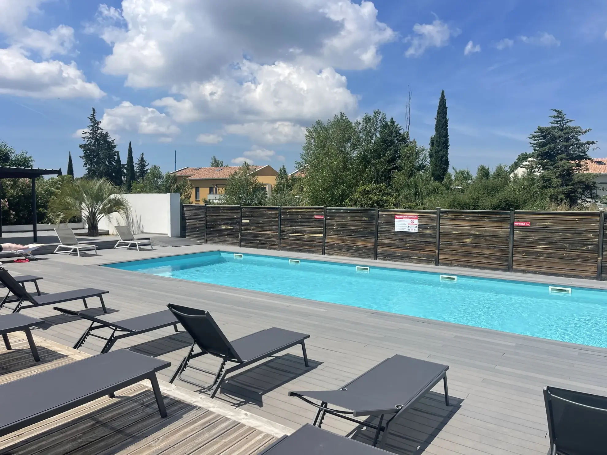 Appartement T1 avec terrasse et piscine à Aix-en-Provence - Investissement rentable 