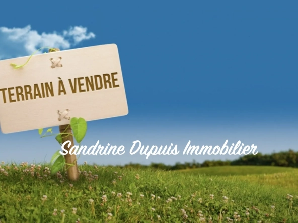 Terrain constructible plat à vendre à La Clisse - 842 m²