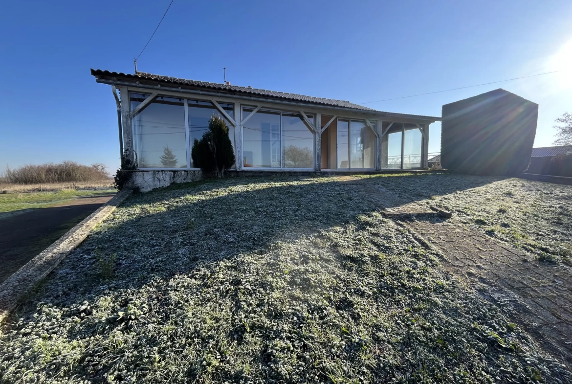 Maison à rafraîchir de 92 m² avec terrain de 1460 m² à Saint Jouin de Marnes 