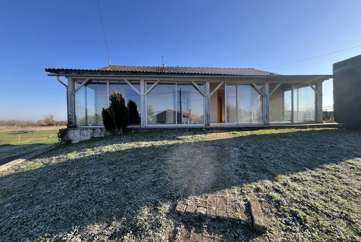 Maison à rafraîchir de 92 m² avec terrain de 1460 m² à Saint Jouin de Marnes 