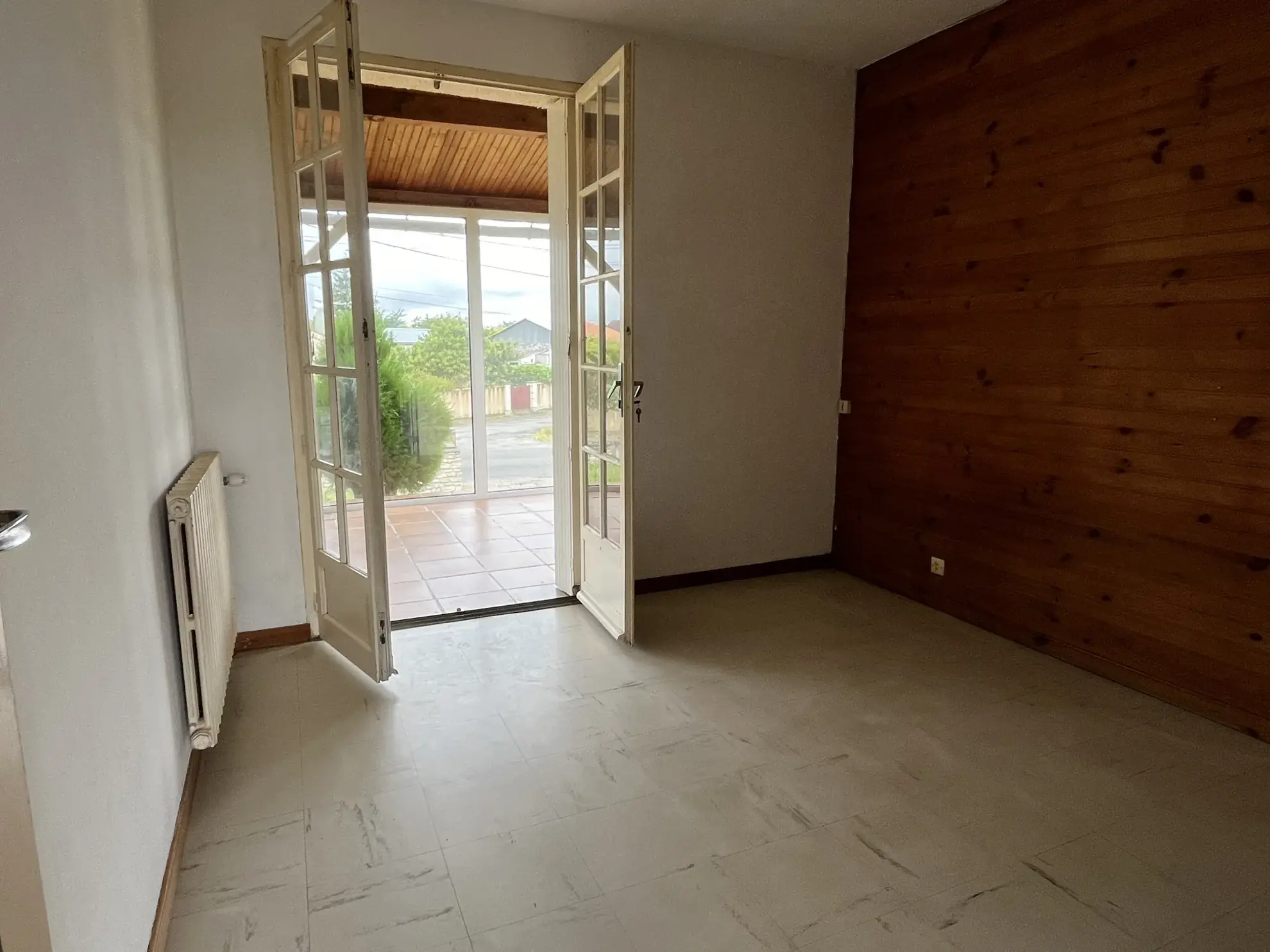 Maison à rafraîchir de 92 m² avec terrain de 1460 m² à Saint Jouin de Marnes 