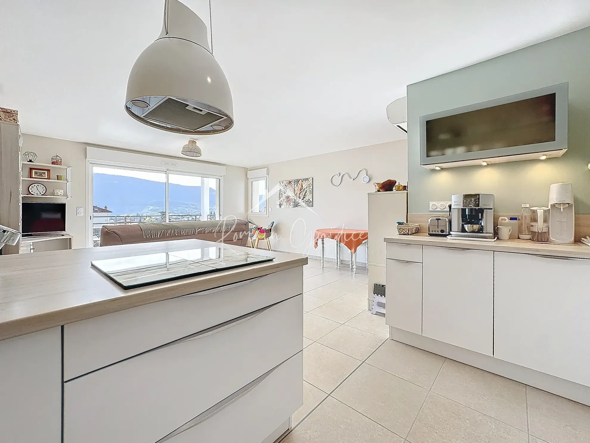 Appartement F3 neuf avec terrasse et ascenseur à Millau 