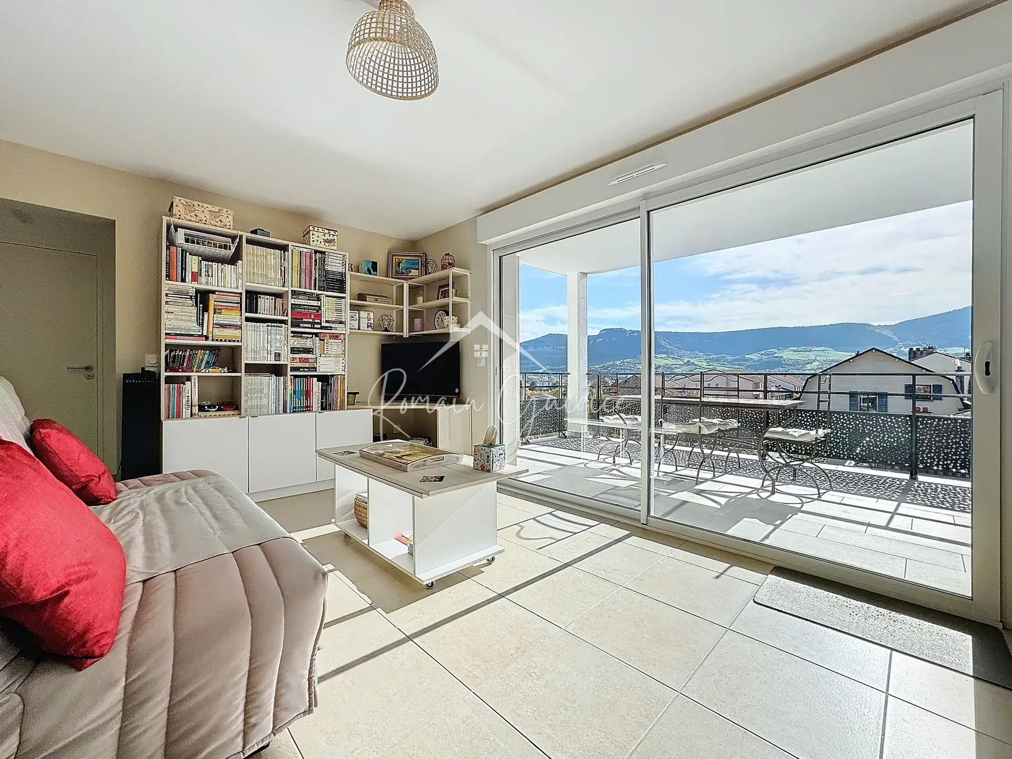 Appartement F3 neuf avec terrasse et ascenseur à Millau 