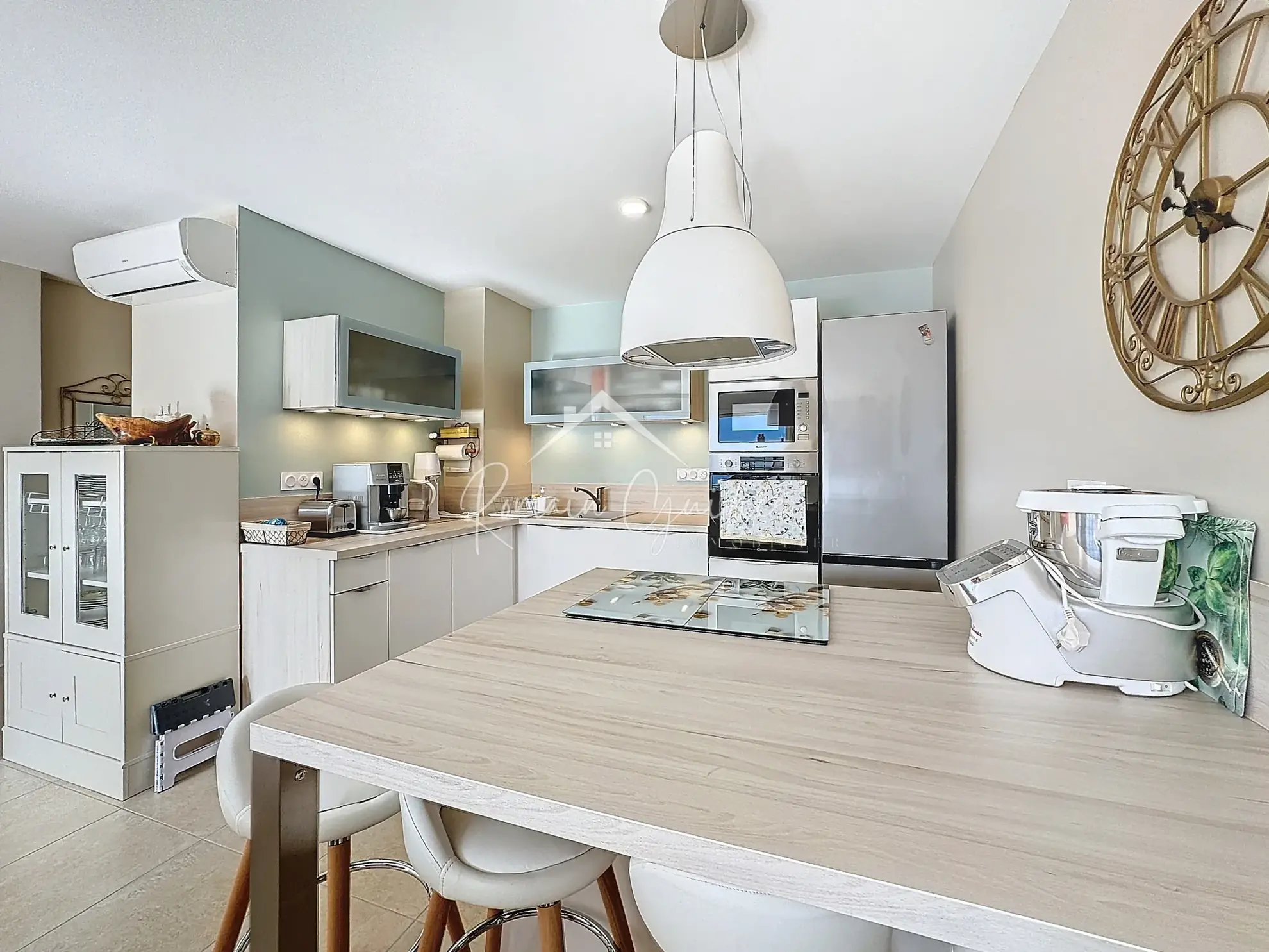 Appartement F3 neuf avec terrasse et ascenseur à Millau 