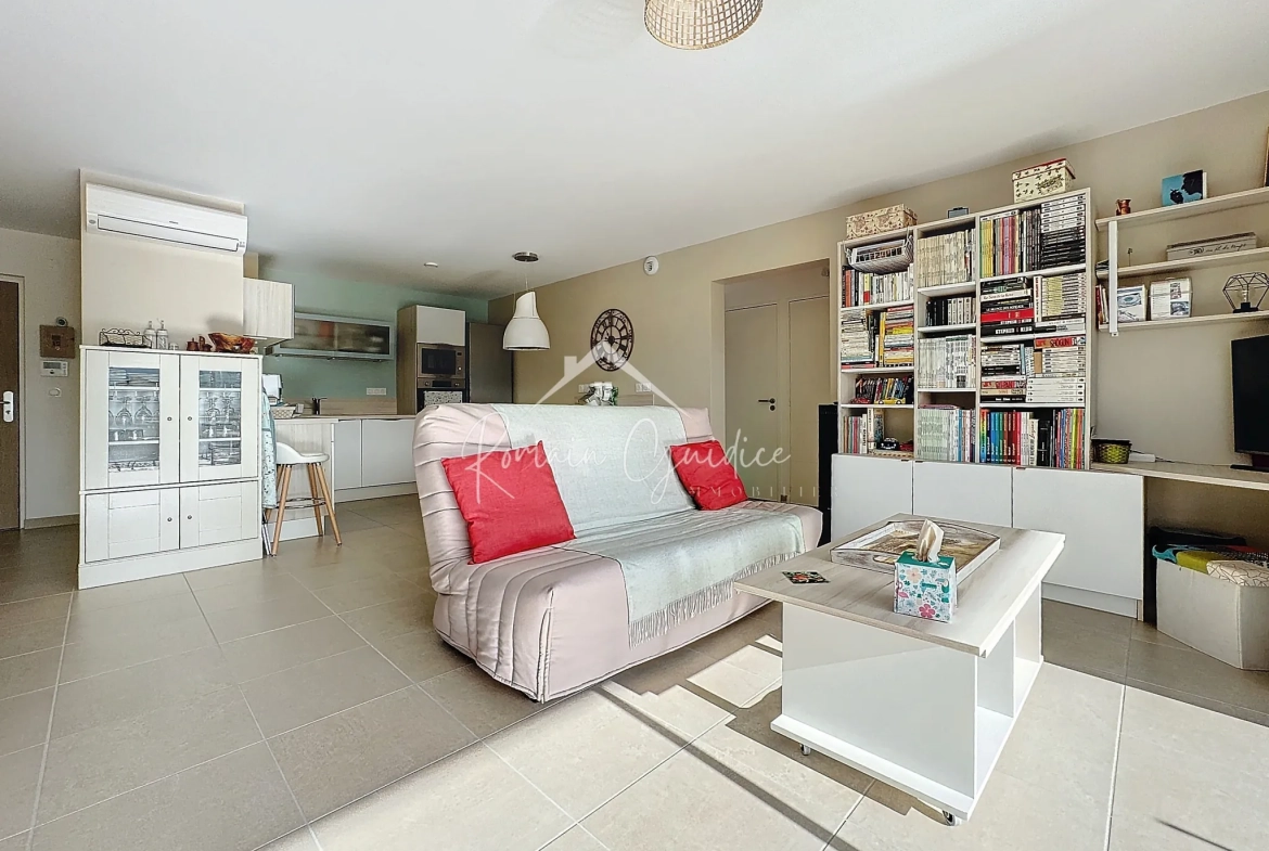 Appartement F3 neuf avec terrasse et ascenseur à Millau 