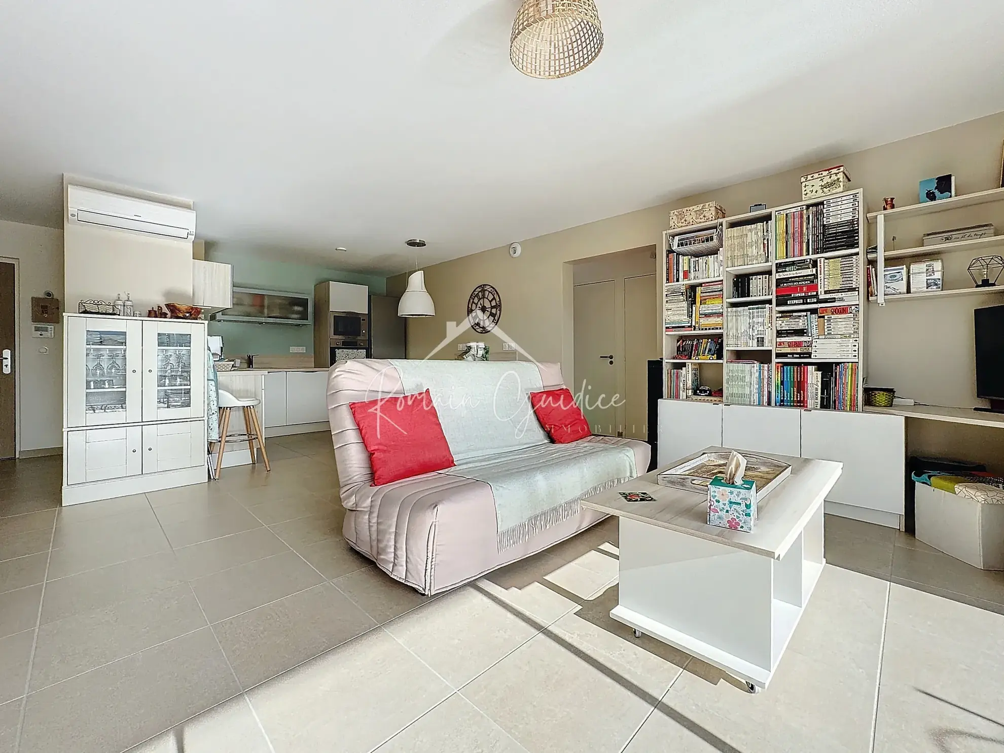 Appartement F3 neuf avec terrasse et ascenseur à Millau 