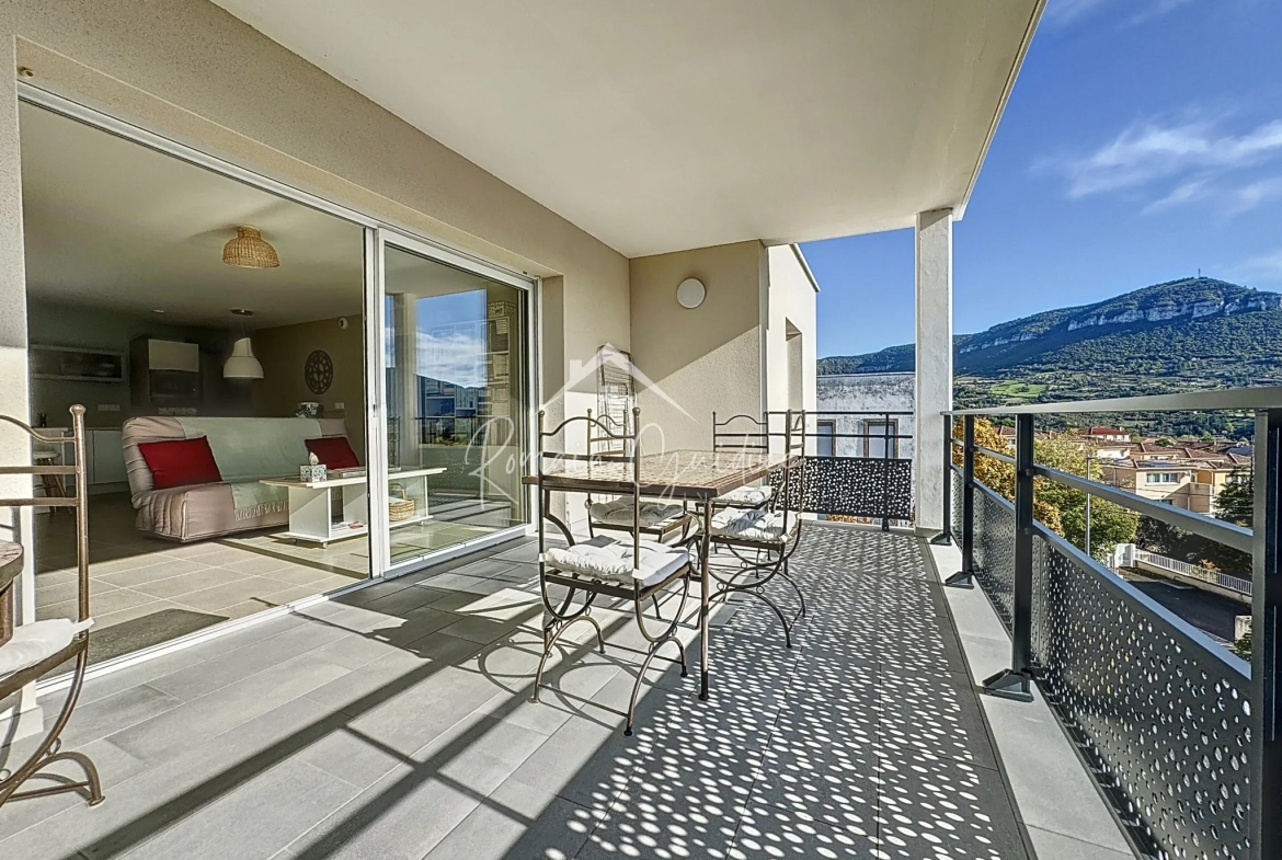 Appartement F3 neuf avec terrasse et ascenseur à Millau 