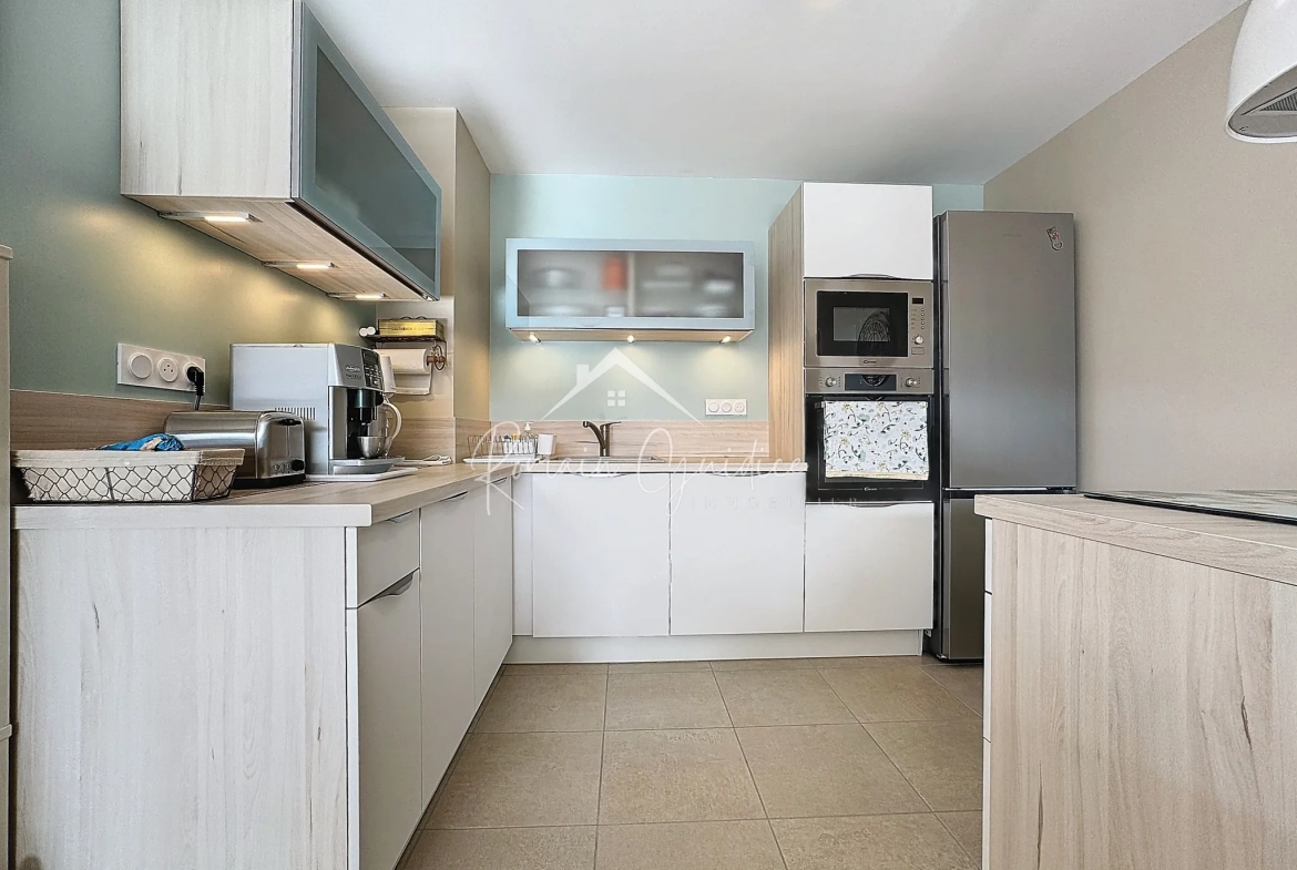 Appartement F3 neuf avec terrasse et ascenseur à Millau 