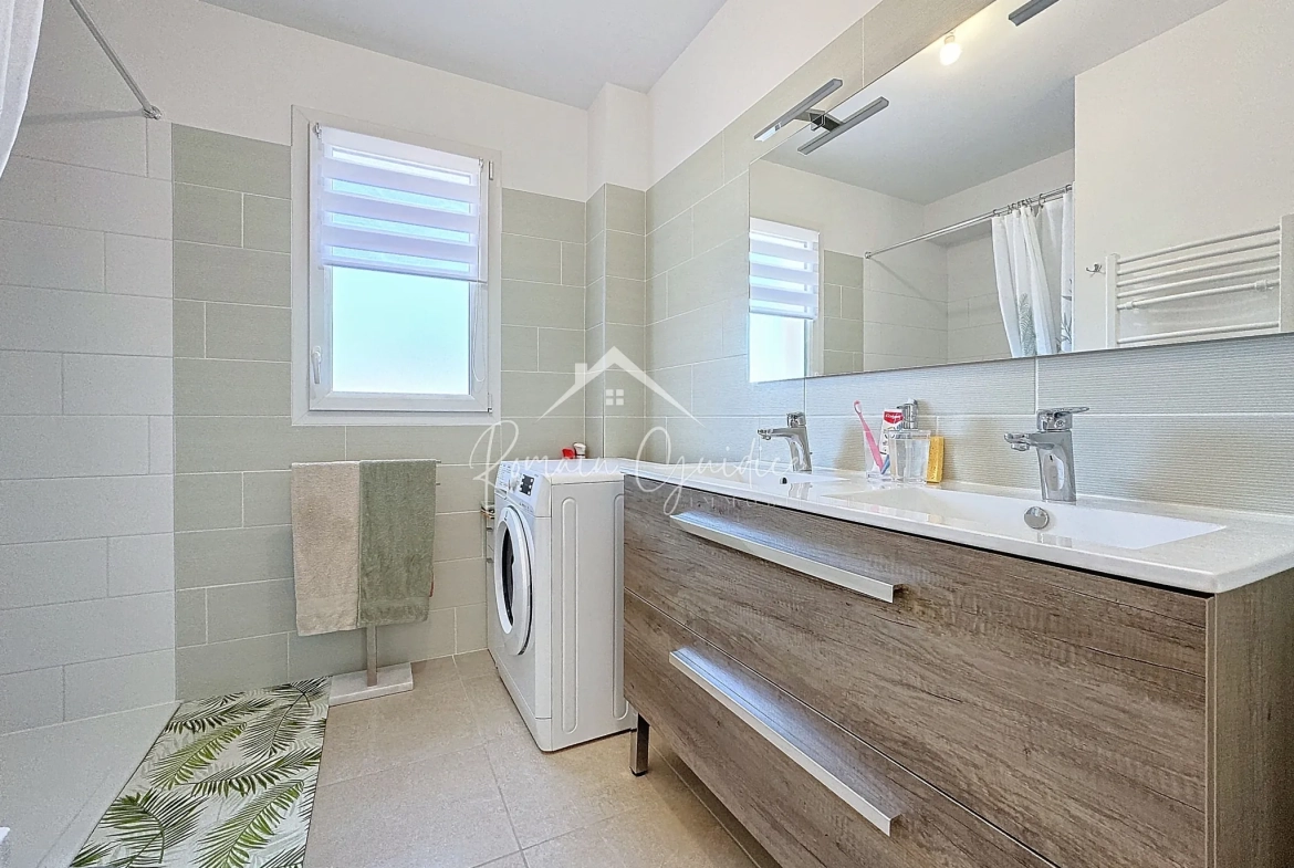 Appartement F3 neuf avec terrasse et ascenseur à Millau 