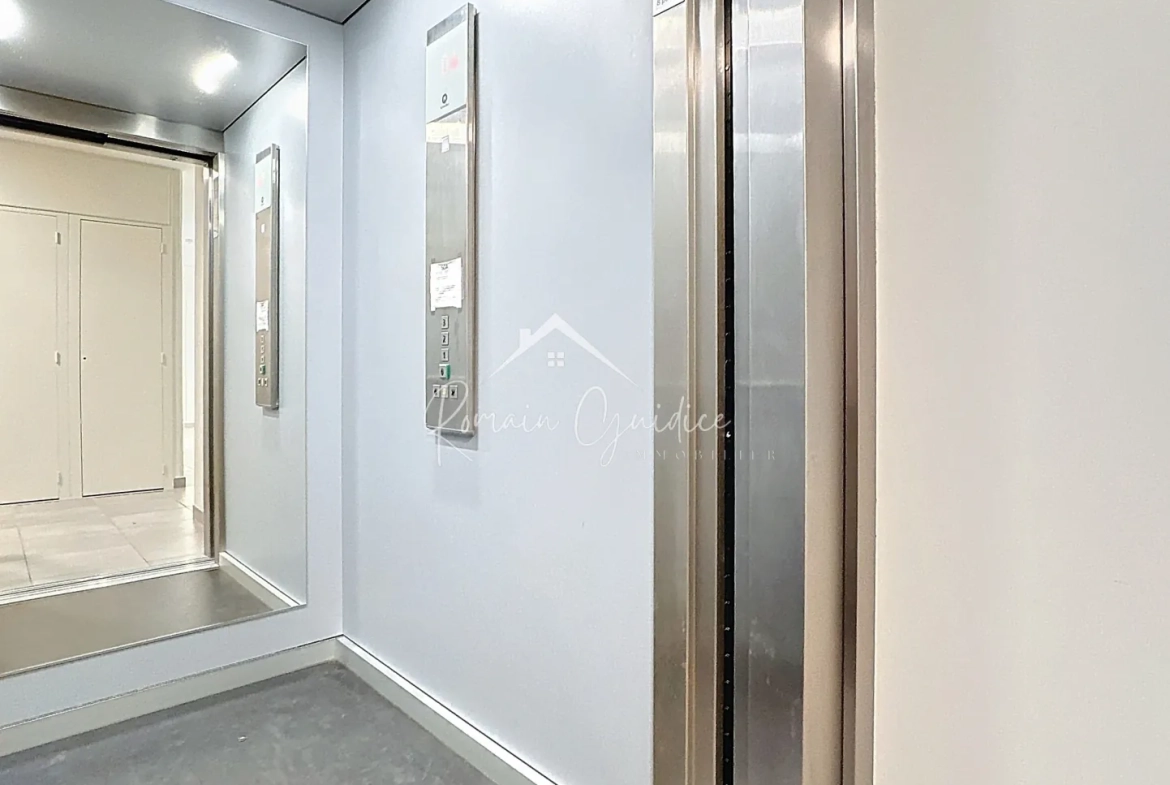 Appartement F3 neuf avec terrasse et ascenseur à Millau 