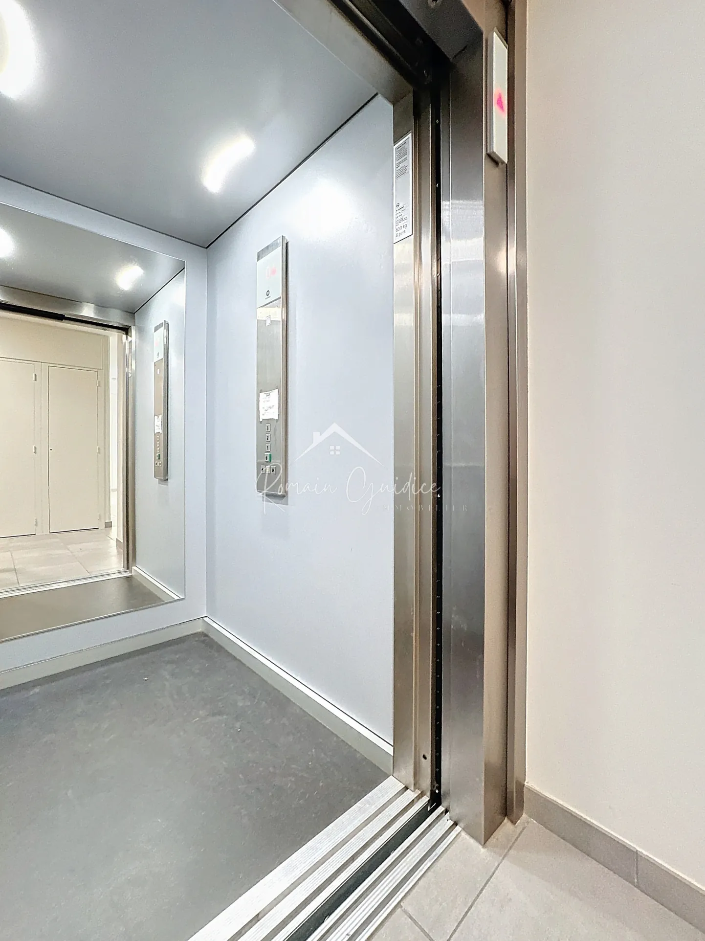 Appartement F3 neuf avec terrasse et ascenseur à Millau 