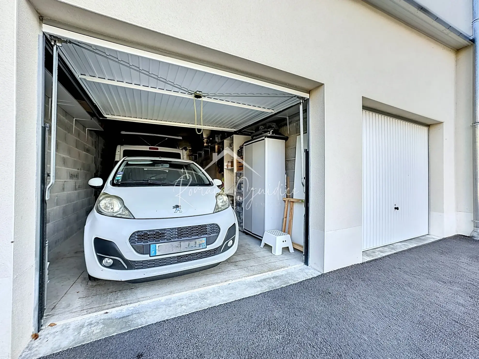 Appartement F3 neuf avec terrasse et ascenseur à Millau 