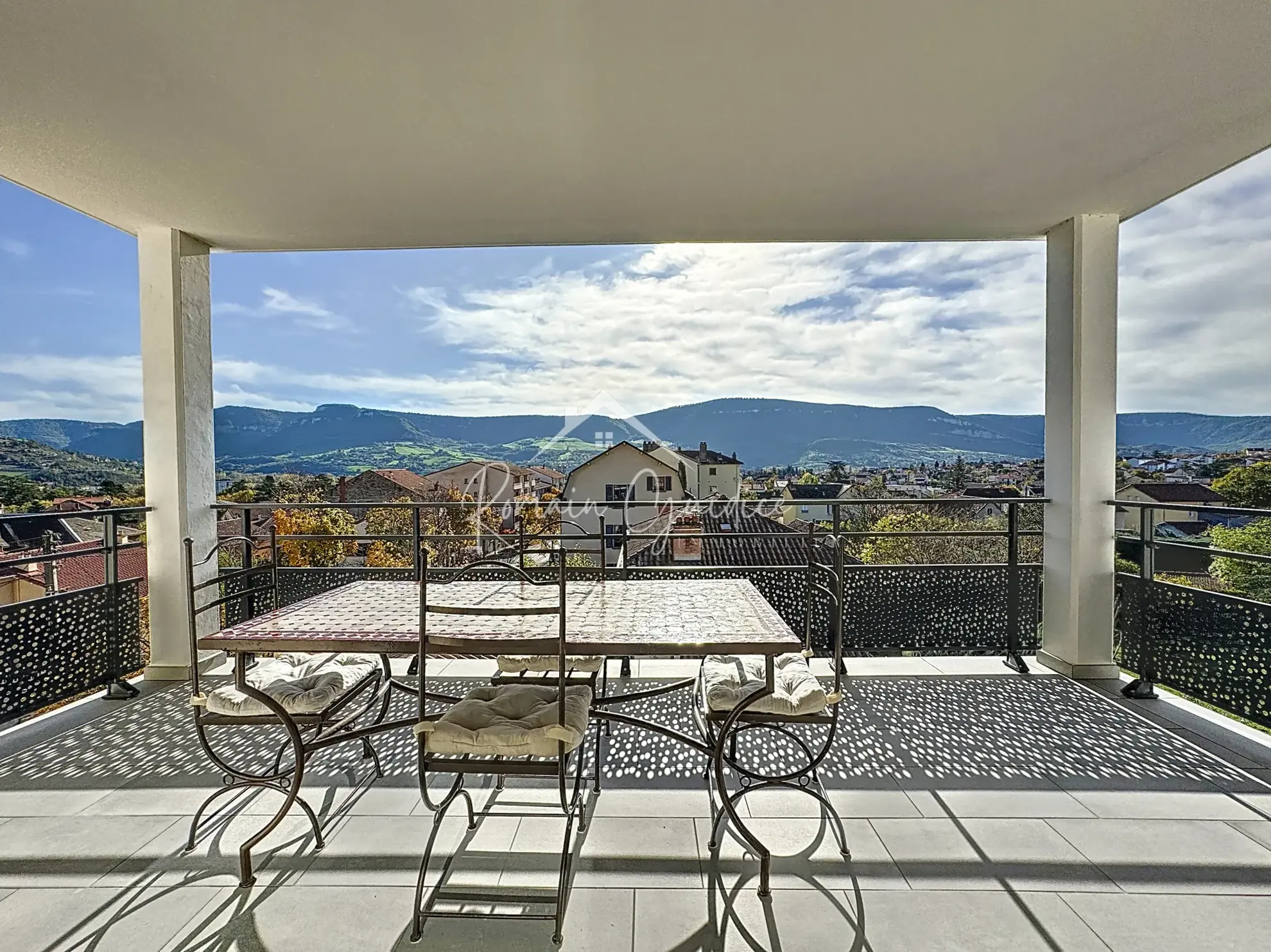 Appartement F3 neuf avec terrasse et ascenseur à Millau 