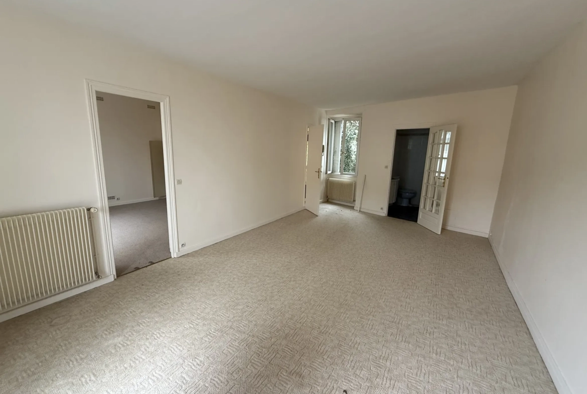 Appartement 3 pièces en centre-ville de Palaiseau avec jardin et cave 