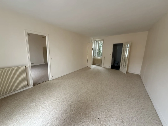Appartement 3 pièces en centre-ville de Palaiseau avec jardin et cave