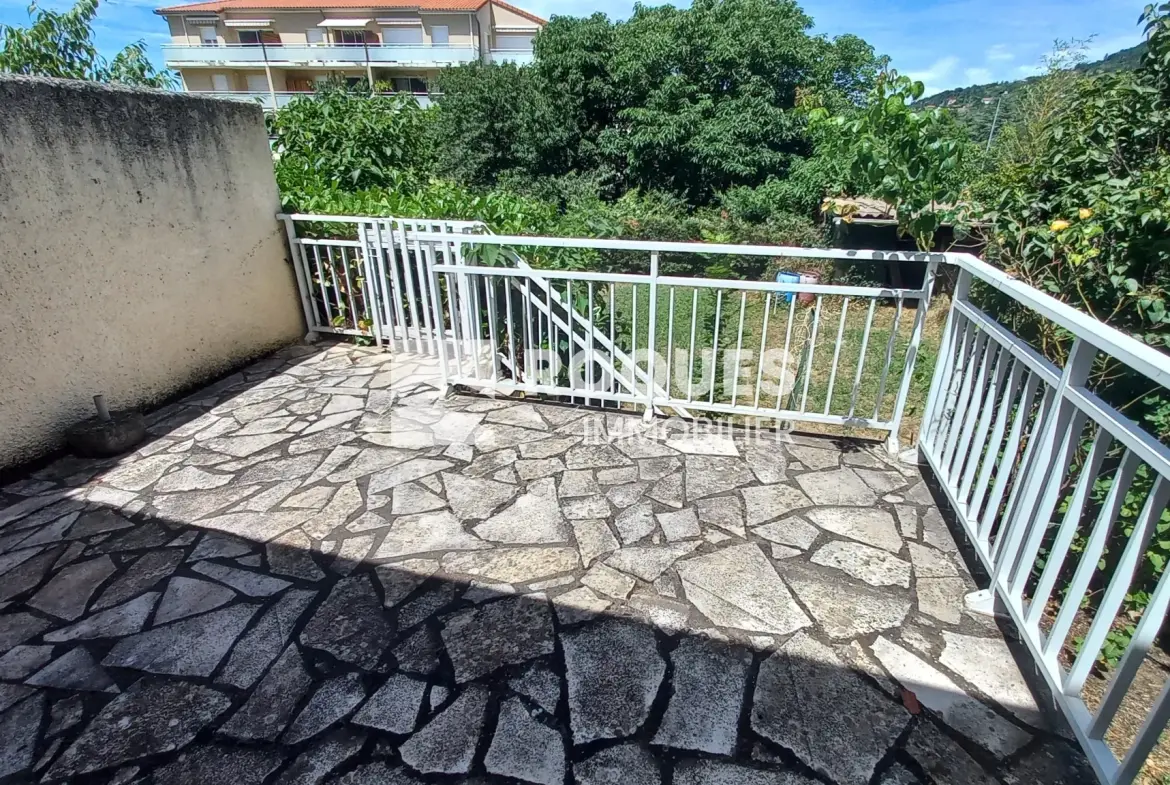 Maison ancienne avec jardin et terrasse à Millau près du centre-ville 