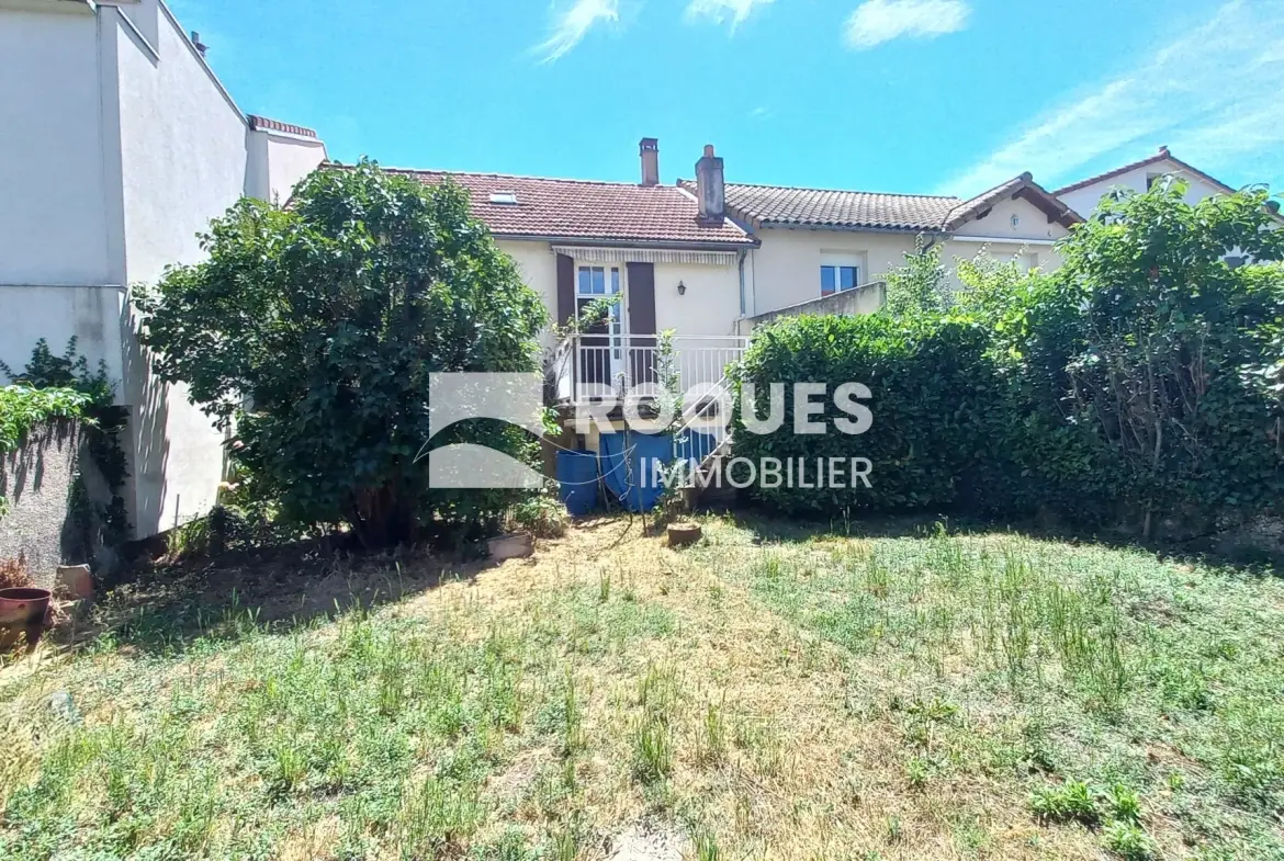 Maison ancienne avec jardin et terrasse à Millau près du centre-ville 