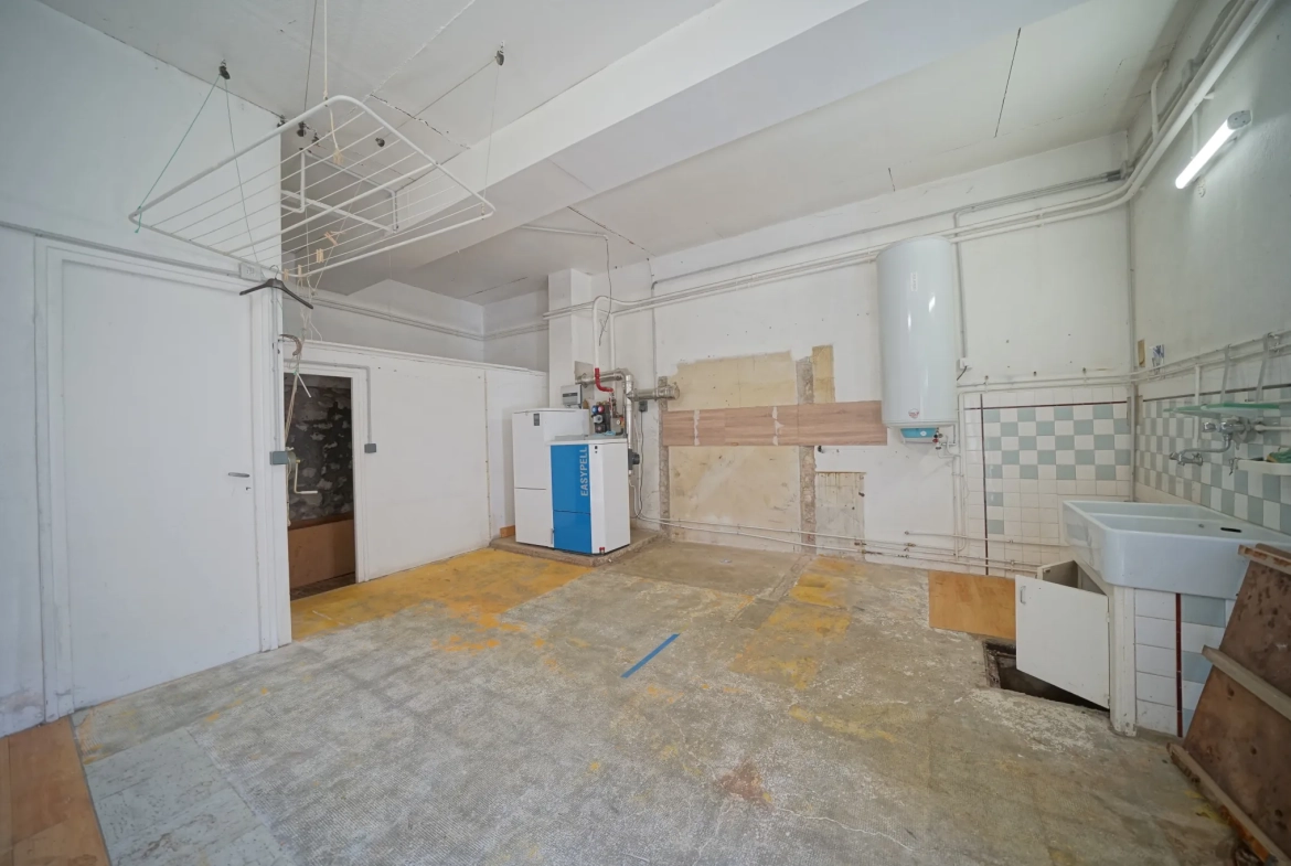 Maison de village à Neauphle-le-Vieux de 92 m² avec potentiel de rénovation 