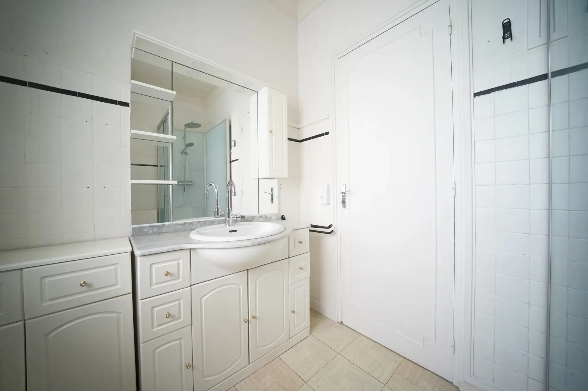 Maison de village à Neauphle-le-Vieux de 92 m² avec potentiel de rénovation 