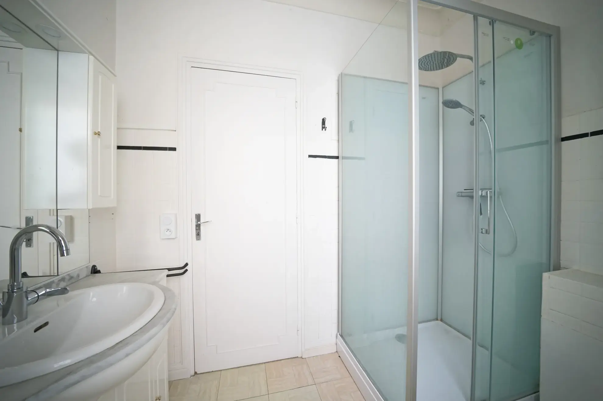 Maison de village à Neauphle-le-Vieux de 92 m² avec potentiel de rénovation 