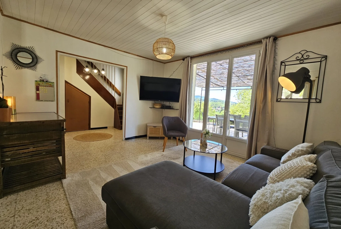 Maison de 84 m² avec jardin et vue panoramique sur le Luberon 