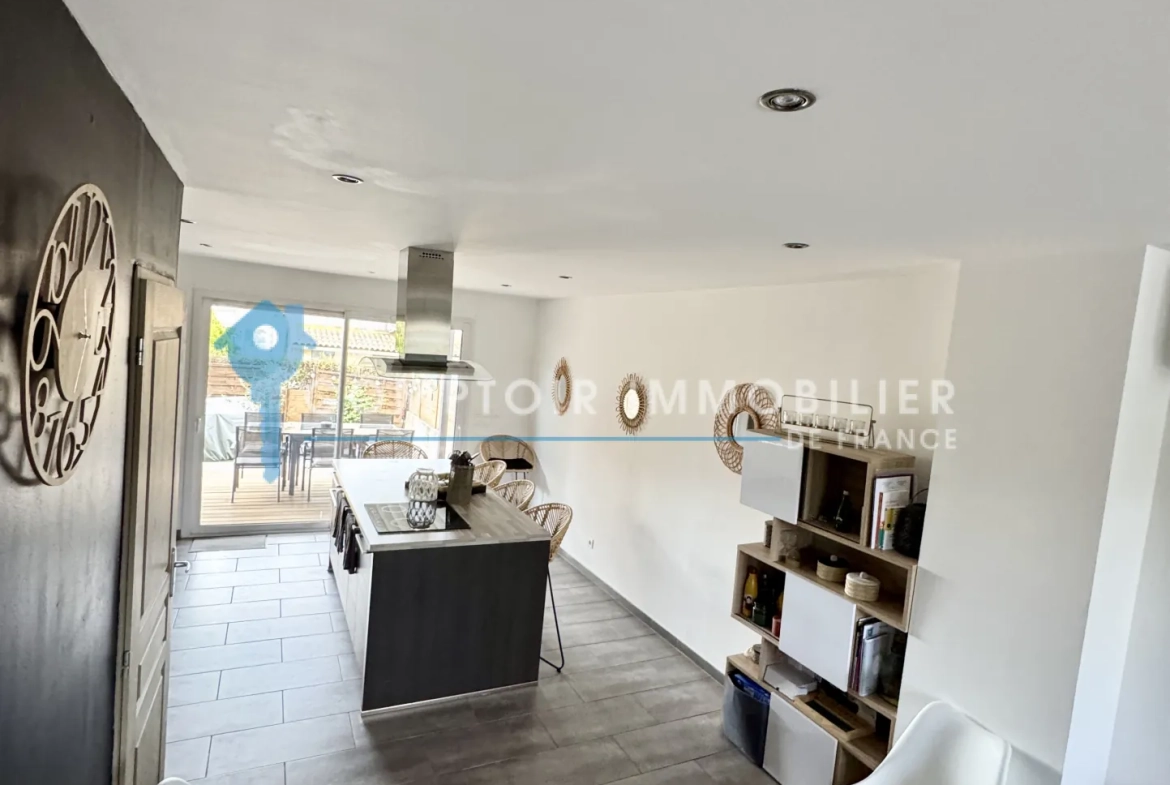 Villa mitoyenne 3 chambres avec terrasse à Vergeze, copropriété calme et bien entretenue 