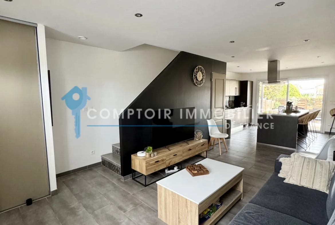 Villa mitoyenne 3 chambres avec terrasse à Vergeze, copropriété calme et bien entretenue 