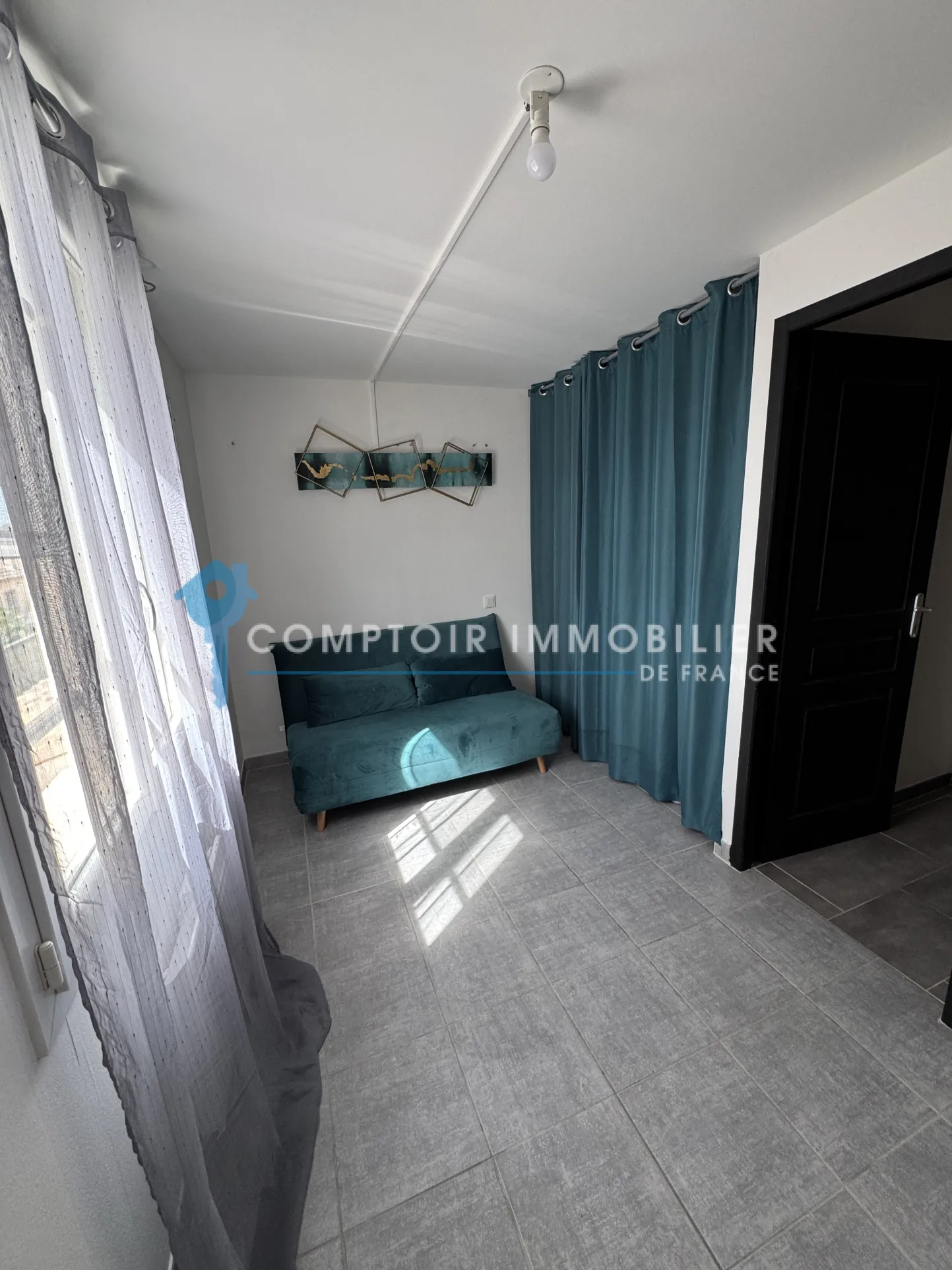 Villa mitoyenne 3 chambres avec terrasse à Vergeze, copropriété calme et bien entretenue 