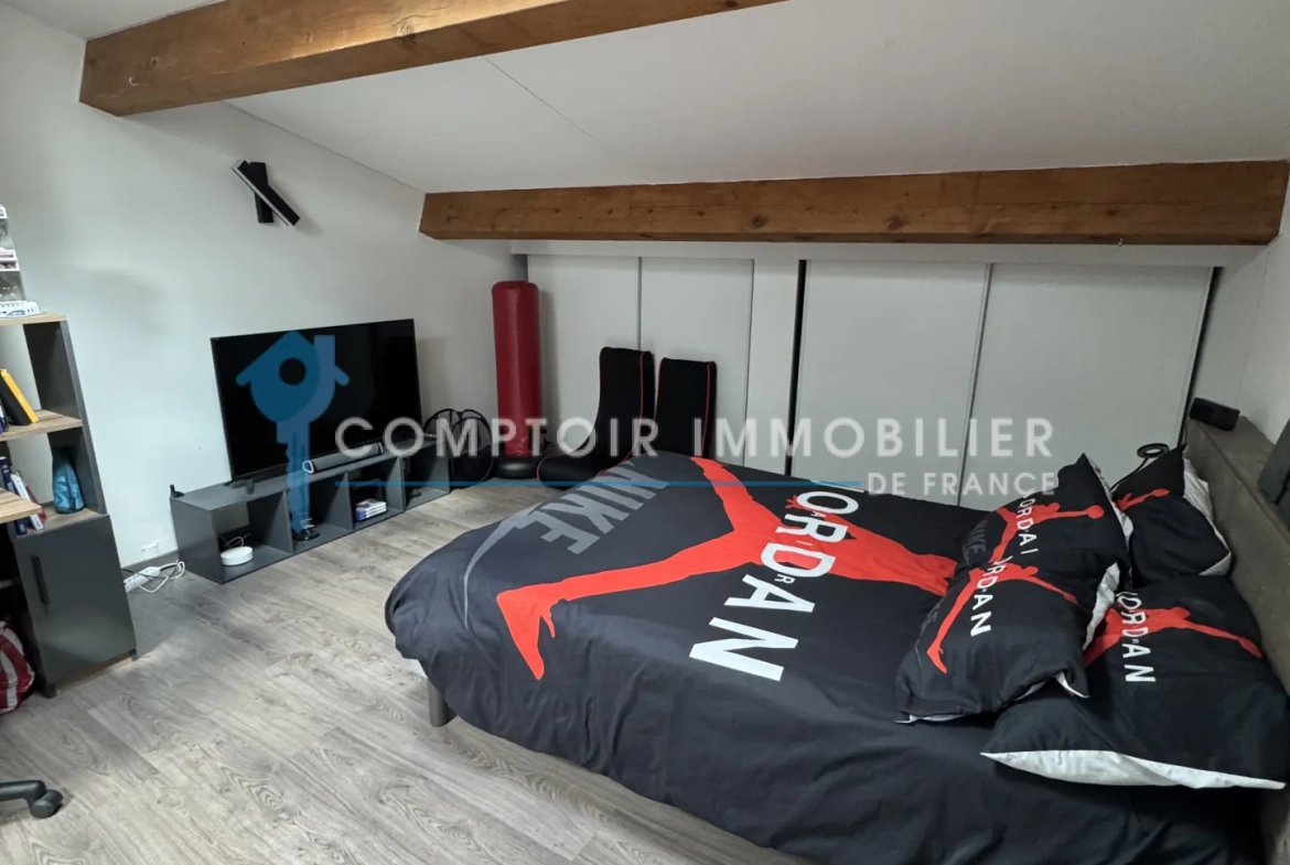 Villa mitoyenne 3 chambres avec terrasse à Vergeze, copropriété calme et bien entretenue 