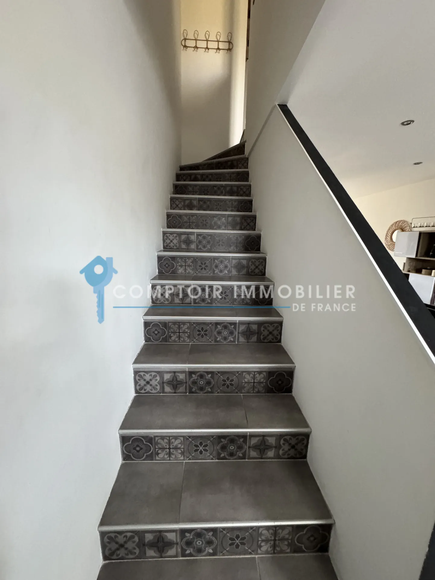 Villa mitoyenne 3 chambres avec terrasse à Vergeze, copropriété calme et bien entretenue 
