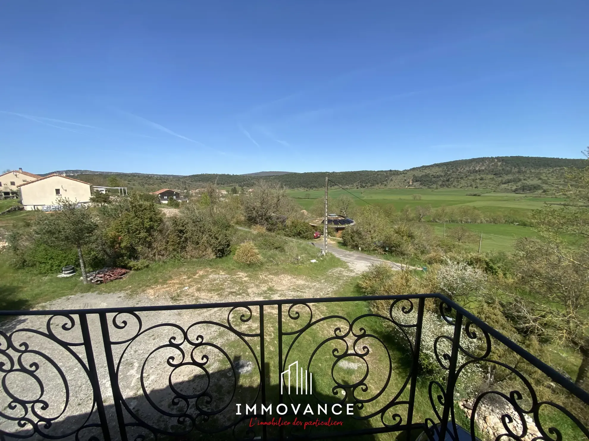 Maison de campagne de 100 m² avec potentiel et terrain de 5000 m² à La Roque Ste Marguerite 