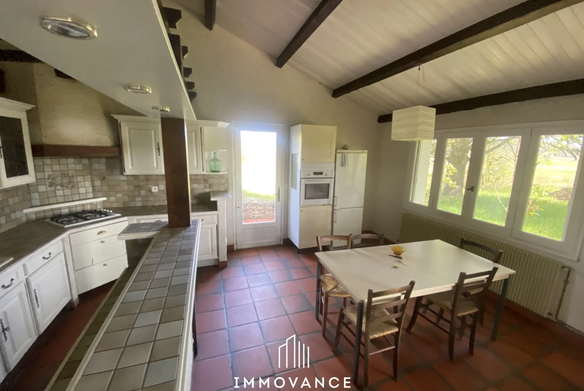 Maison de campagne de 100 m² avec potentiel et terrain de 5000 m² à La Roque Ste Marguerite 