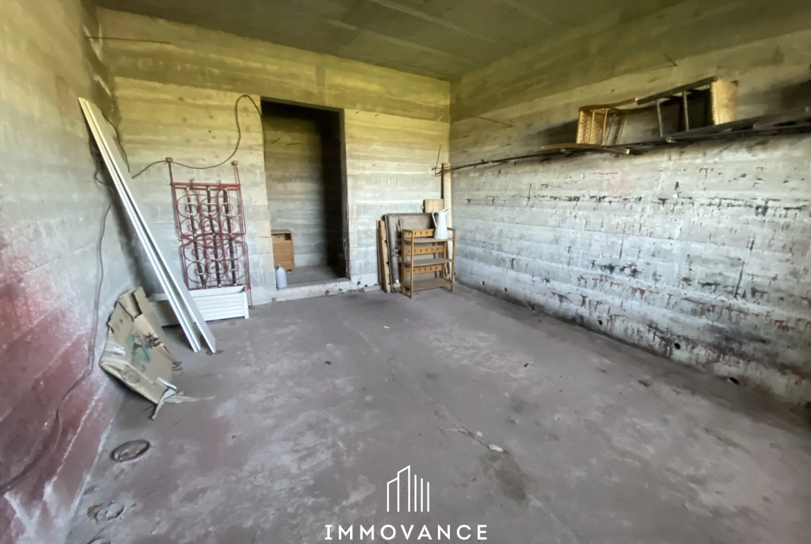 Maison de campagne de 100 m² avec potentiel et terrain de 5000 m² à La Roque Ste Marguerite 