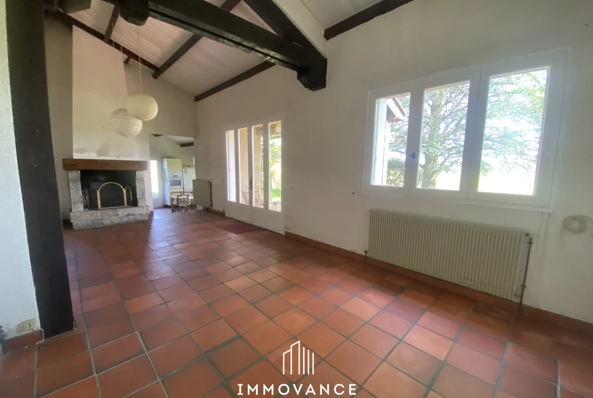 Maison de campagne de 100 m² avec potentiel et terrain de 5000 m² à La Roque Ste Marguerite 