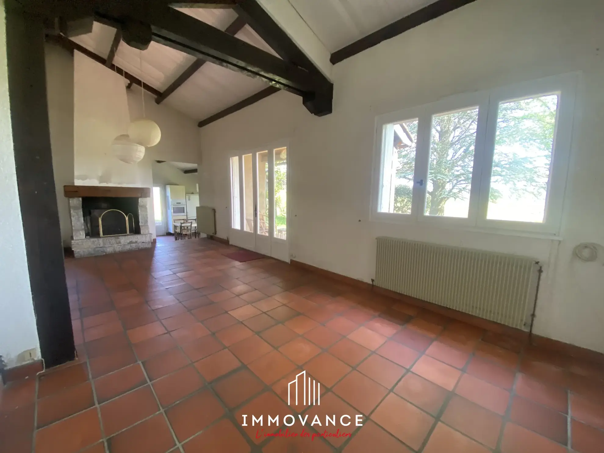 Maison de campagne de 100 m² avec potentiel et terrain de 5000 m² à La Roque Ste Marguerite 