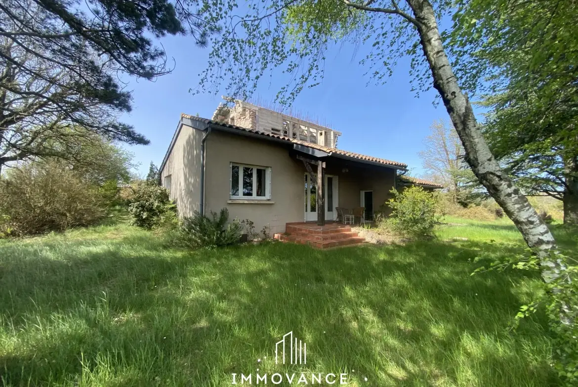 Maison de campagne de 100 m² avec potentiel et terrain de 5000 m² à La Roque Ste Marguerite 