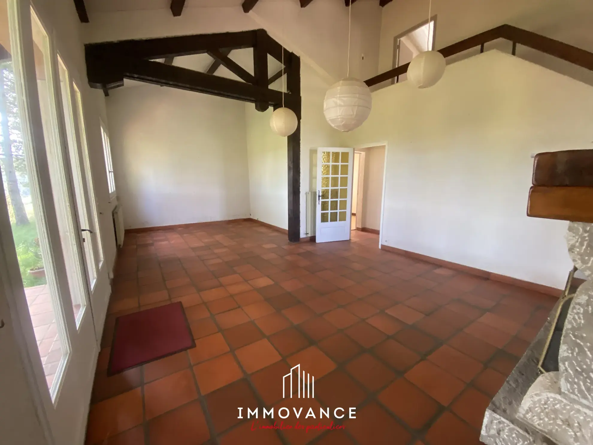 Maison de campagne de 100 m² avec potentiel et terrain de 5000 m² à La Roque Ste Marguerite 
