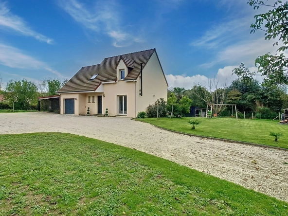 Pavillon rénové avec terrain clos proche de Villers-Bocage et Caen