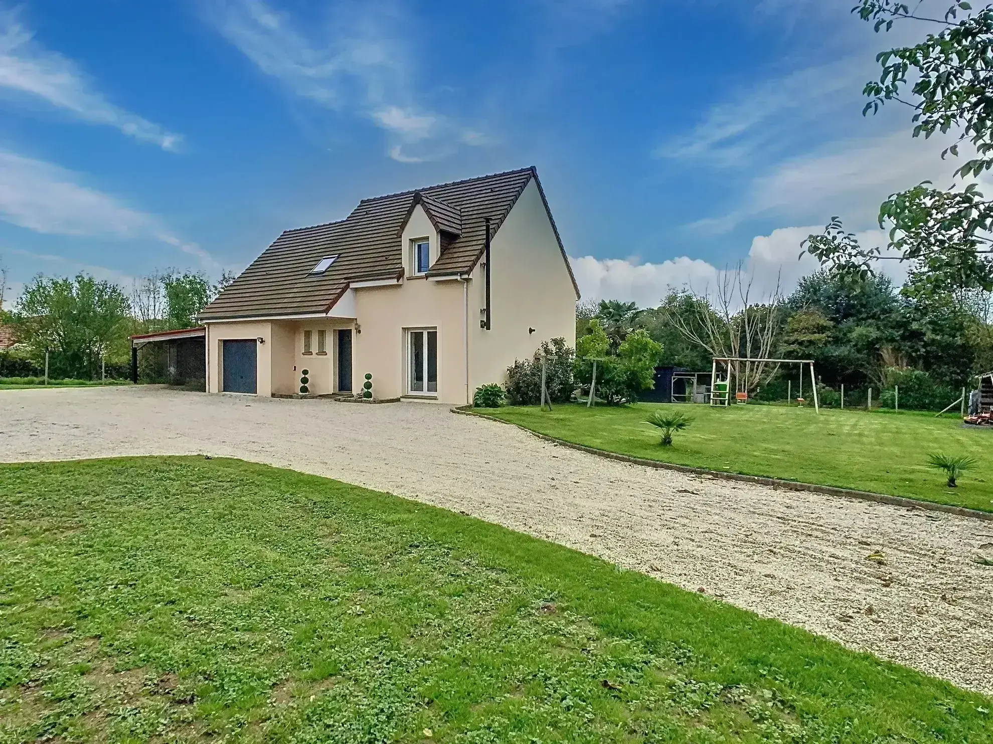 Pavillon rénové avec terrain clos proche de Villers-Bocage et Caen 