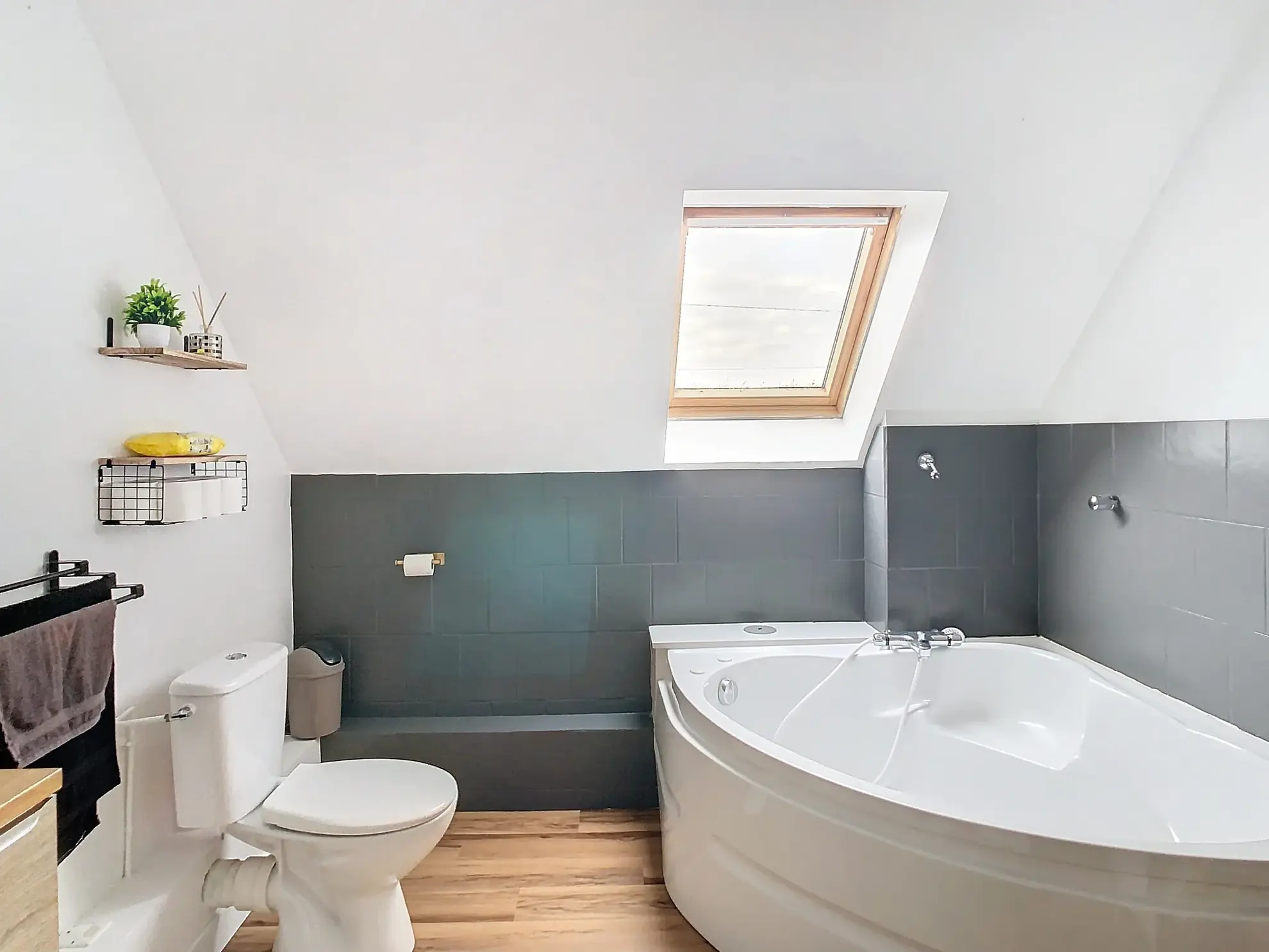 Pavillon rénové avec terrain clos proche de Villers-Bocage et Caen 