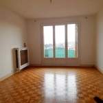 Grand appartement 4 chambres à Viry-Châtillon avec balcon et parking