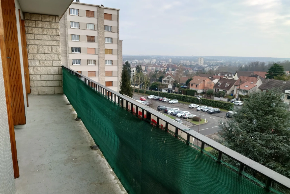 Grand appartement 4 chambres à Viry-Châtillon avec balcon et parking 