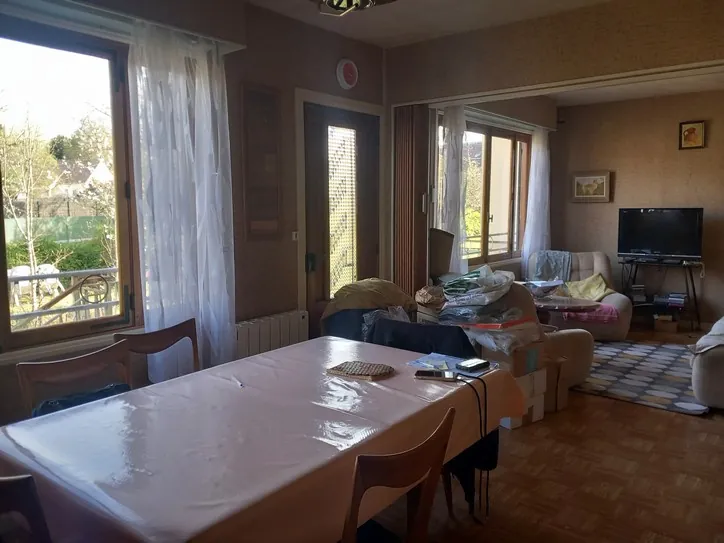 À vendre maison de 70 m² à Gambais, proche commodités et jardin spacieux 