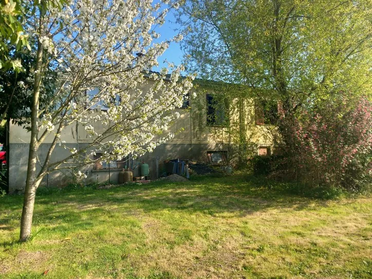 À vendre maison de 70 m² à Gambais, proche commodités et jardin spacieux 