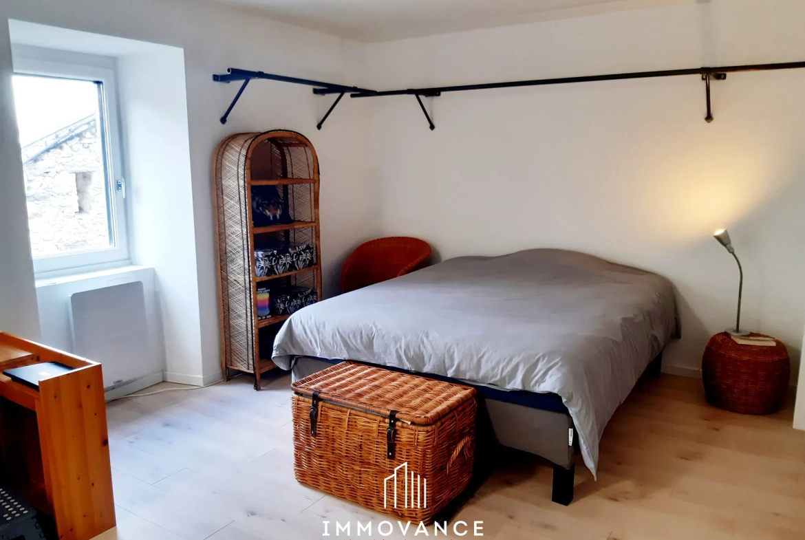 Belle maison en pierre avec duplex et T1, vue panoramique sur la vallée du Tarn à Compeyre 