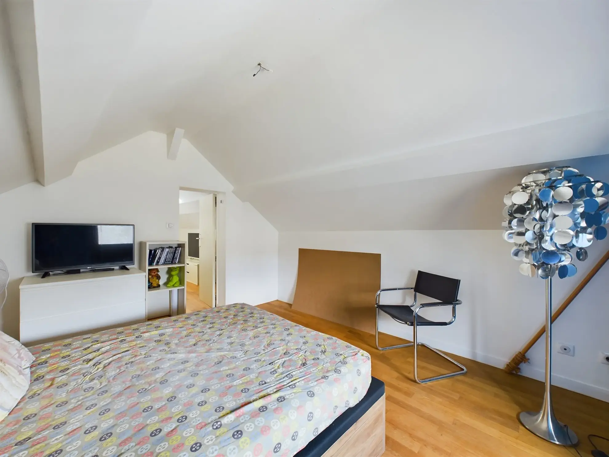 Maison d’architecte avec extension en bois et jardin à Guérigny 