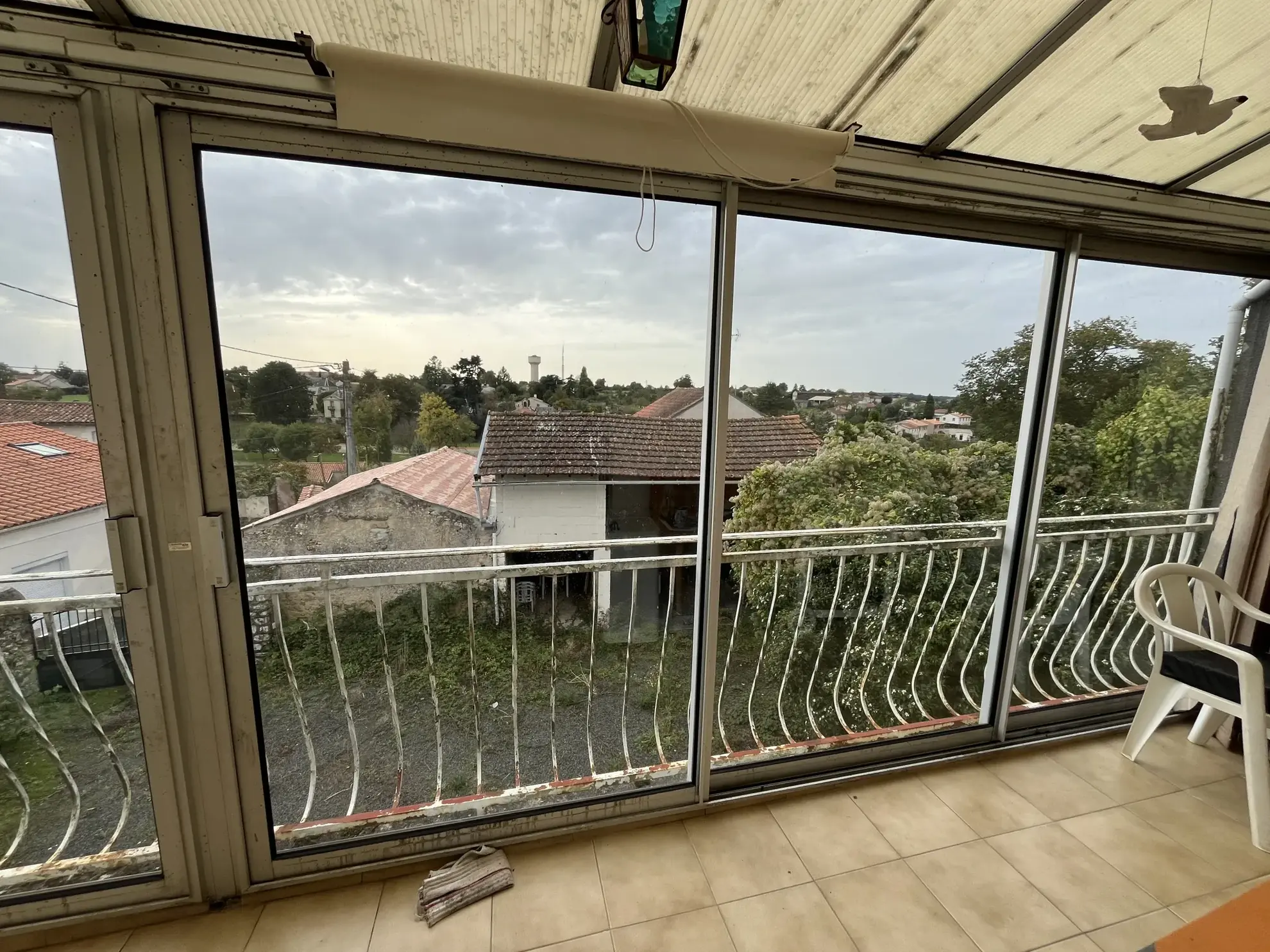 Maison à Saint Jean de Thouars avec vue sur la vallée, 2 chambres, garage et terrain de 533 m² 